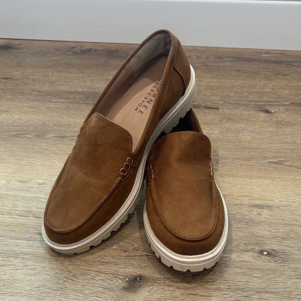 Journey Collection Women’s Brown Suede Slip-On Loafers